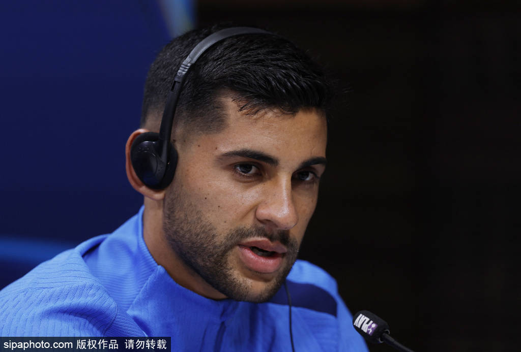 范德文谈犯规：精确时刻，争夺球权不是红牌